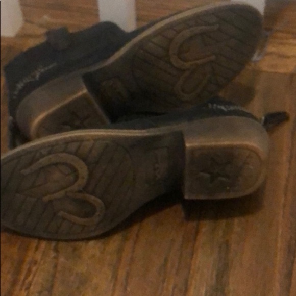 Nina size 2 booties zipper closure - Picture 6 of 7